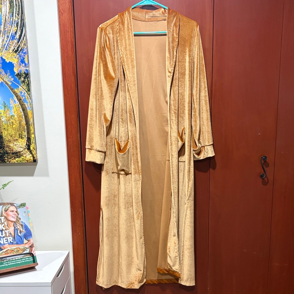Elegant Gold Velvet Robe - Jacket with pockets